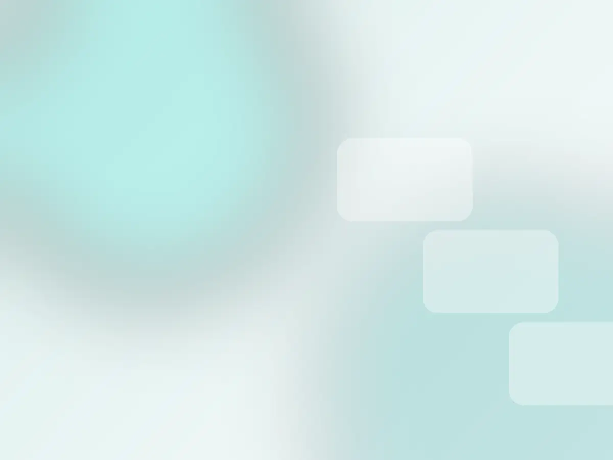 Praxisteam einer Zahnarztpraxis bespricht die neue Website am Tablet
