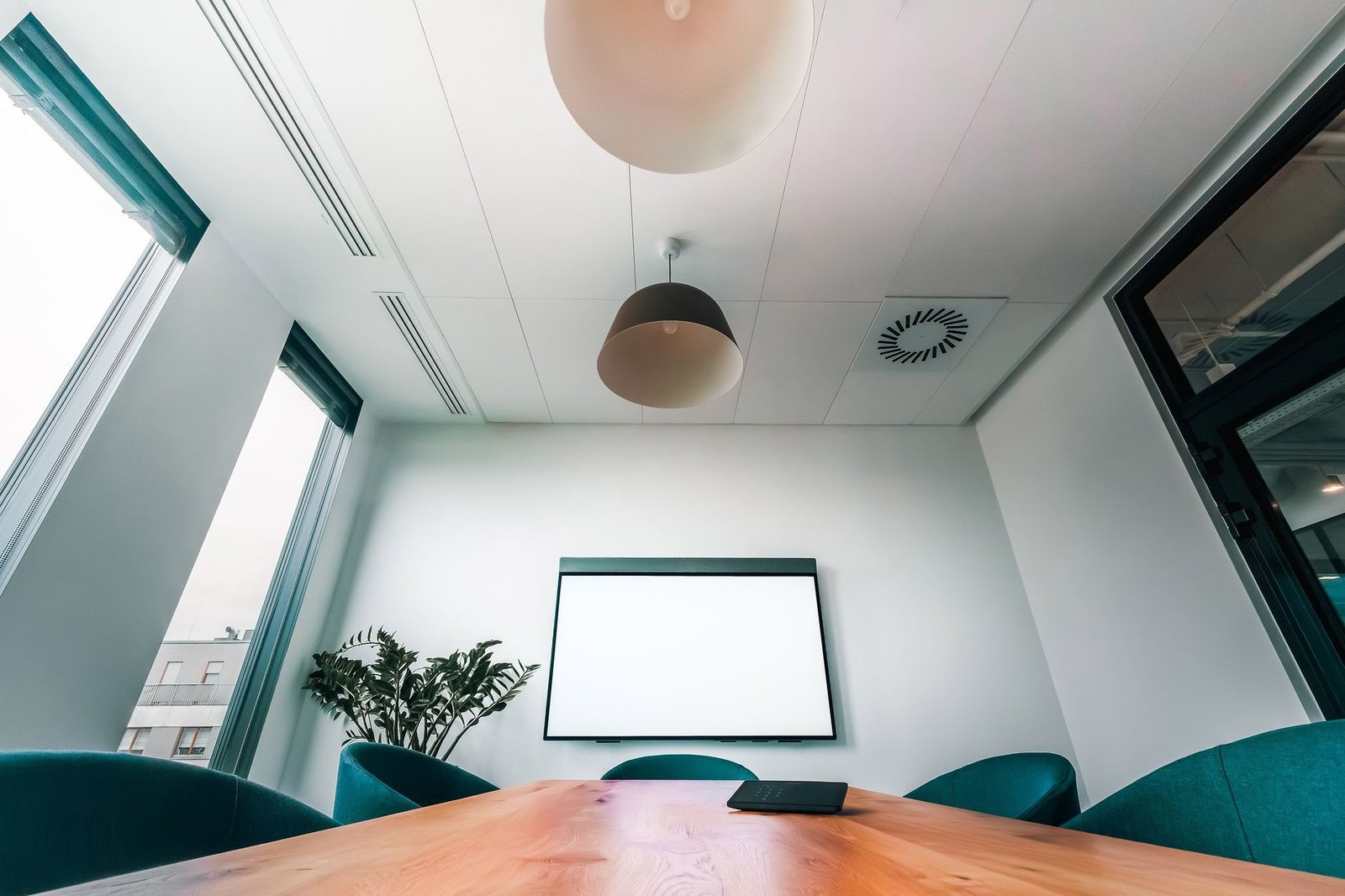 Smart Home im Betrieb: Steuer & Förderung 2026